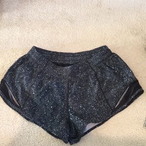 Lululemon Hotty Hot Short II 2.5”